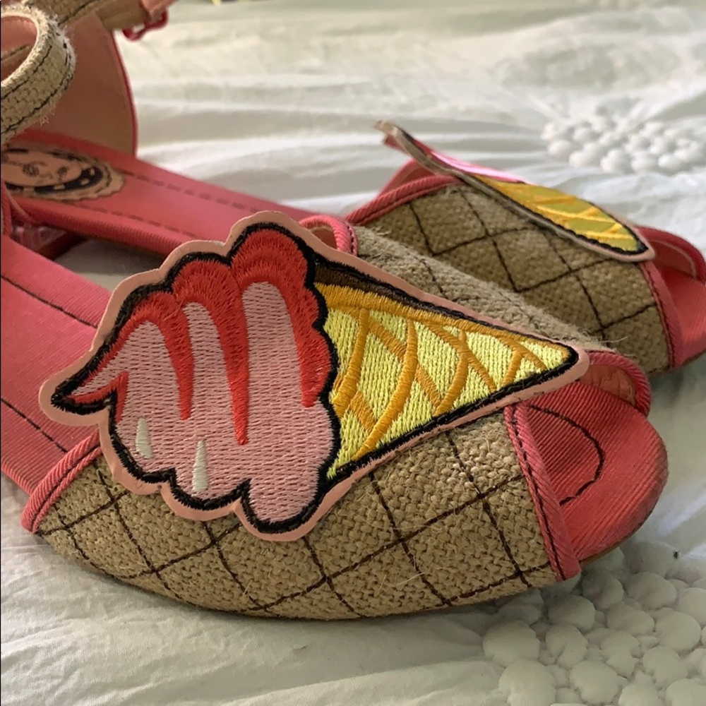 Shoes - Picture 3 of 4